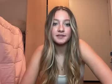 girl
        lexaarose05 cam image #5522471