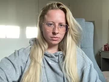 girl
        jessicastainless cam image #2201138