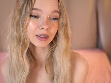 girl
        tessarosse_ cam image #6776536