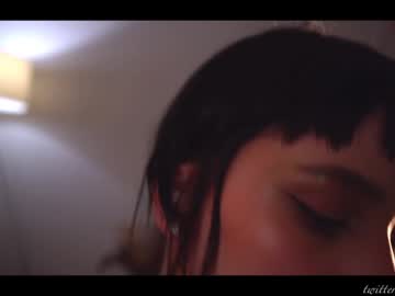 girl
        luna_ai cam image #1181274