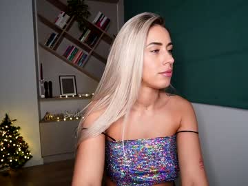 girl
        laurabae_ cam image #451174