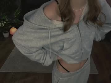 girl
        chloeceline cam image #6447348