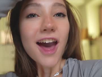 girl
        mia_elfie cam image #4977687
