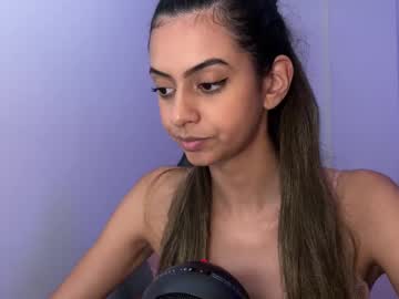 girl
        mayahepburn cam image #6463588
