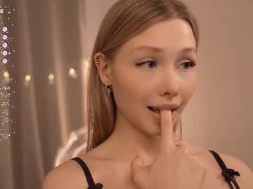 girl
        april_blush cam image #6993723