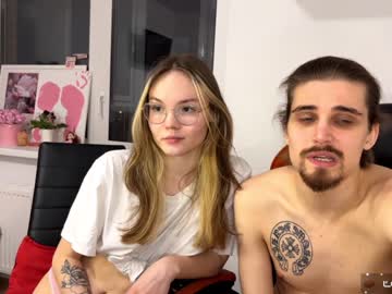 couple
        sexstar_l1fstyl3 cam image #4033202