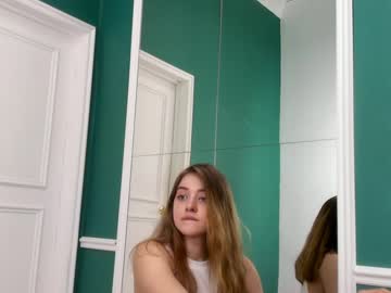 girl
        ericamoore__ cam image #1249708