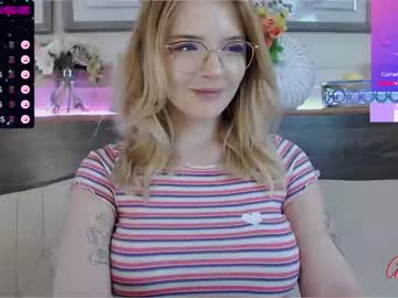girl
        ginger_pie cam image #1793185