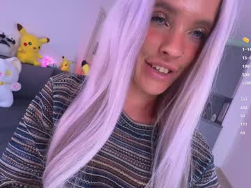 girl
        blush_mikki cam image #6308721