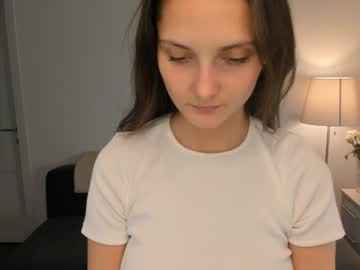 girl
        willahadley cam image #5409656