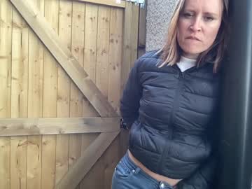 girl
        eatmypie69 cam image #2566322