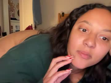 girl
        dreamyriri cam image #6055798