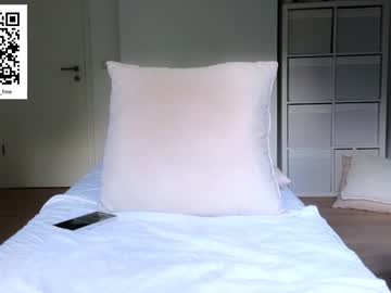 girl
        miiiawallace cam image #2134778