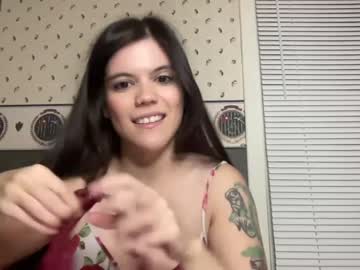 girl
        moonghosts cam image #3043934