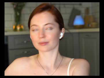 girl
        _elisa_omm_ cam image #864892