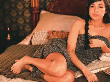 girl
        ingennui cam image #1973691