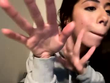 girl
        daisy_darling222 cam image #3061062