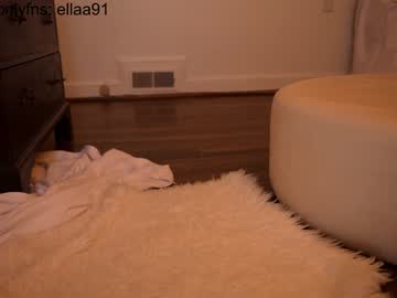 girl
        ellaa91 cam image #2841603