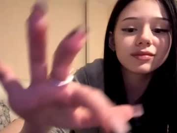 girl
        randiburt cam image #6613158