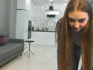 girl
        susanwests cam image #2712527