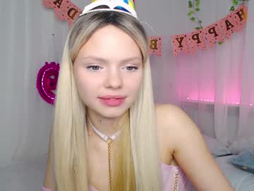 girl
        cutie_kendy cam image #2948615