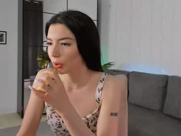 girl
        julietaromaniss cam image #4007449