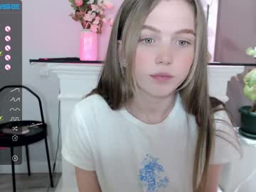 girl
        small_blondee cam image #7912