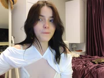girl
        kr1stinarrow cam image #2173326