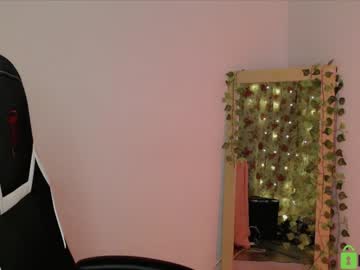 girl
        shy_blondiee cam image #989172