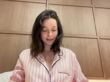 girl
        pileacadieri__ cam image #5812868