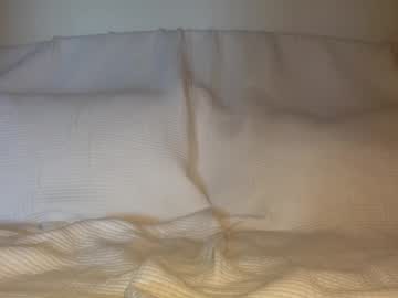 girl
        meowmeow667 cam image #5642542