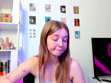 girl
        elizabeth__gray cam image #1358531