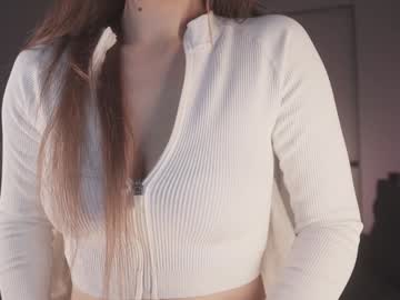 girl
        alice_kosmos cam image #5406636