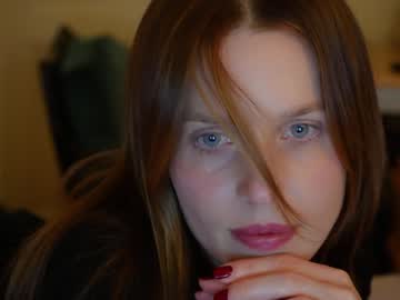 girl
        ellaa91 cam image #296713