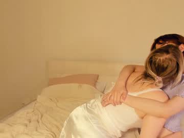 couple
        hoiiy_cute cam image #2207985