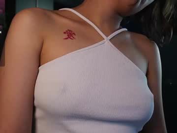 girl
        pulluq cam image #5534314