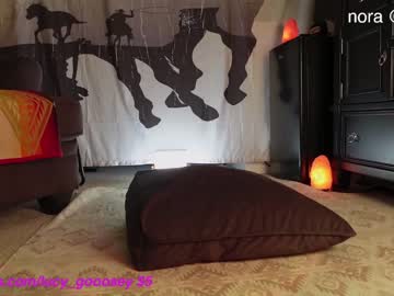 girl
        lucy_gooosey cam image #2922195