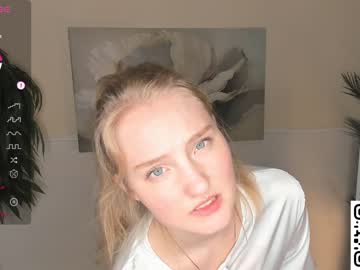 girl
        _megryan_ cam image #3785510