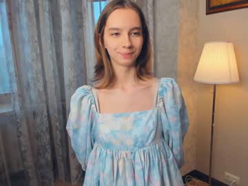 girl
        happiness_call cam image #1209019