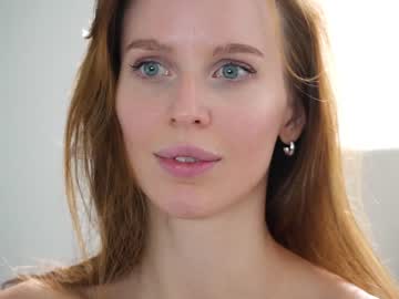girl
        ellaa91 cam image #722565
