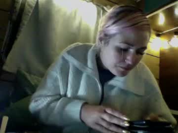 girl
        paisleysmith69 cam image #4439876