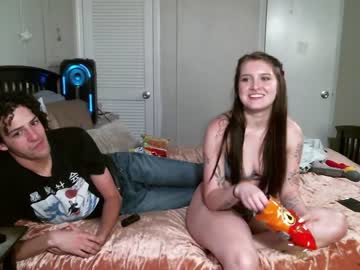 couple
        kyliecakezz cam image #1292195