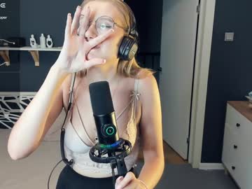 girl Cam Girls Get Busy With Their Dildos With No Shame with mind_of_heart
