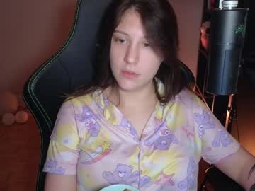 girl
        alexa_dream cam image #6536308