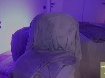 girl
        alice_kosmos cam image #1578978