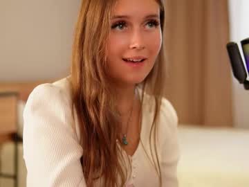 girl
        elvinagallamore cam image #5152656