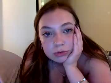girl
        lizzyyyjo cam image #1607146