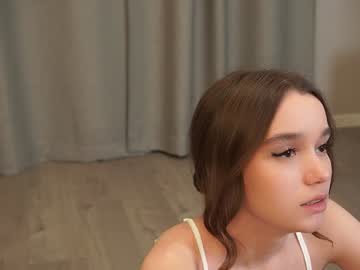 girl
        harrieteasley cam image #5597927