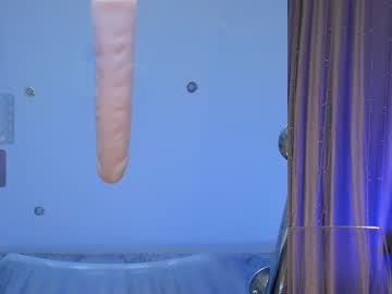 girl
        michelleblow cam image #6521507