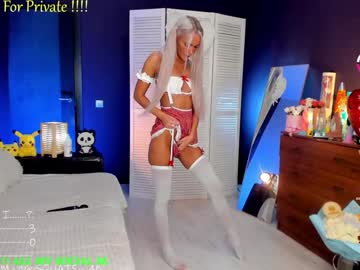 girl
        blush_mikki cam image #4614407
